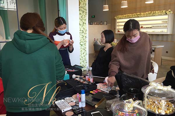 艾芙洛日式美甲美睫私塾形象打造|湖南长沙化妆学校纽扣美学全程打造(4).jpg 艾芙洛日式美甲美睫私塾形象打造|湖南长沙化妆学校纽扣美学全程打造(4).jpg